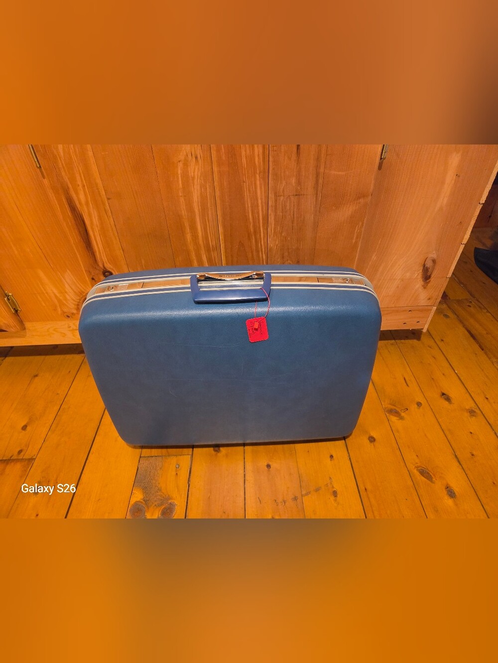 Samsonite Blue Hard-Shell Medium Suitcase With Key